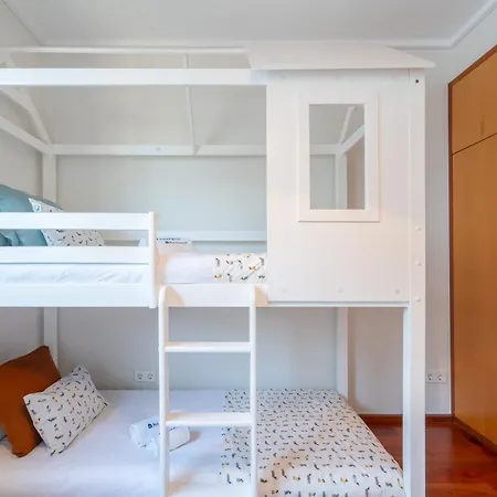 Host Wise - Gorgeous Spacious Flat - Ace Location Apartment *