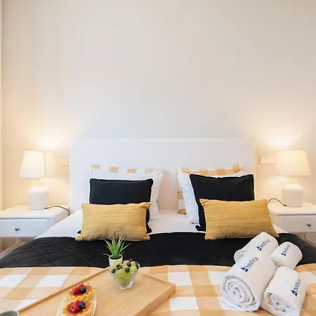 Host Wise - Gorgeous Spacious Flat - Ace Location Porto