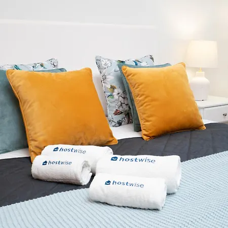 Host Wise - Gorgeous Spacious Flat - Ace Location