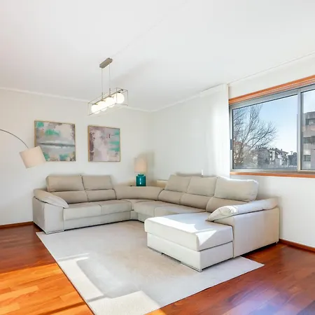 Host Wise - Gorgeous Spacious Flat - Ace Location * Porto