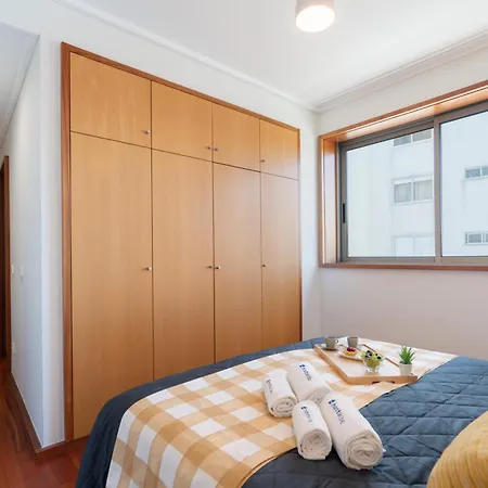 Host Wise - Gorgeous Spacious Flat - Ace Location