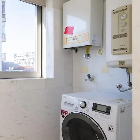 Host Wise - Gorgeous Spacious Flat - Ace Location