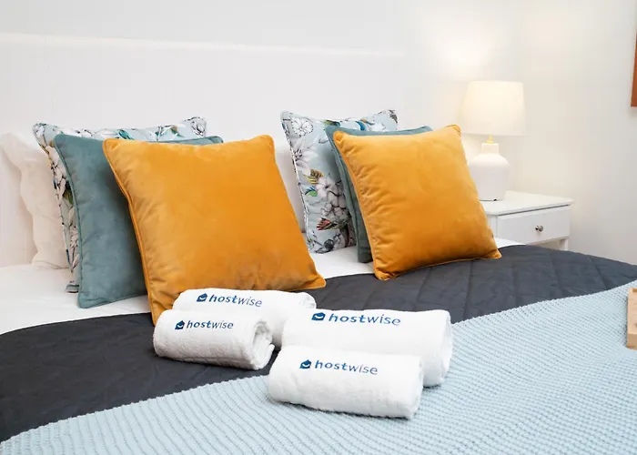 Host Wise - Gorgeous Spacious Flat - Ace Location