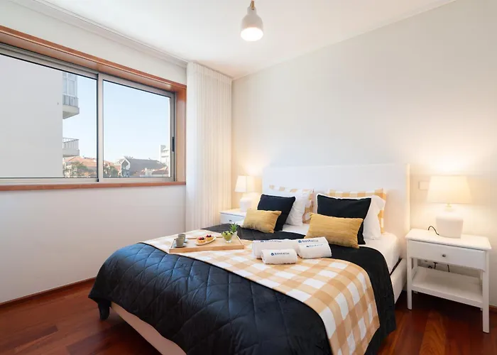 Host Wise - Gorgeous Spacious Flat - Ace Location