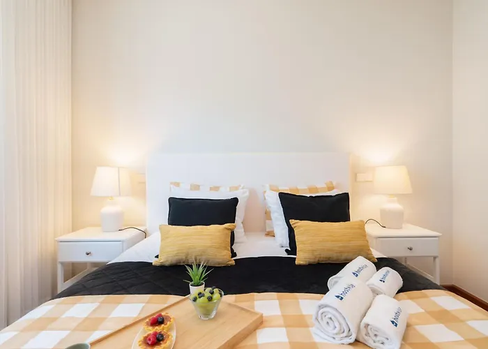 Host Wise - Gorgeous Spacious Flat - Ace Location 波尔图